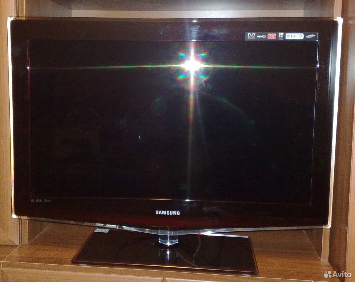 Купить телевизор в москве бу на авито. Телевизор Samsung le32b653t5w. Самсунг le37b653t5w телевизор. Телевизор Samsung le32c530f1w. Le-32 b653 t5w нога.