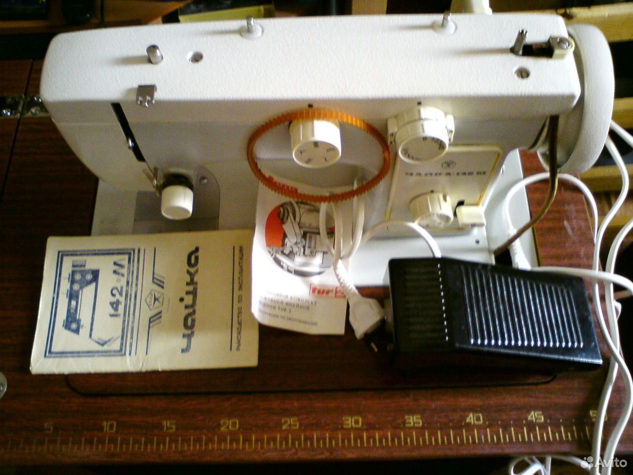 Швейная машинка чайка 143 фото