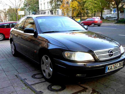 Opel Omega 2.5 МТ, 2000, седан