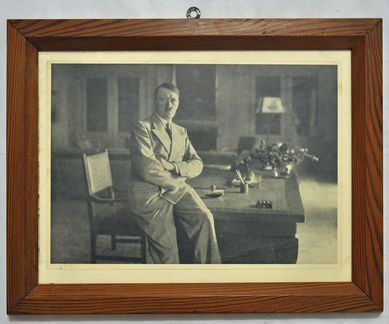 Фотоплакат Гитлера в рамке