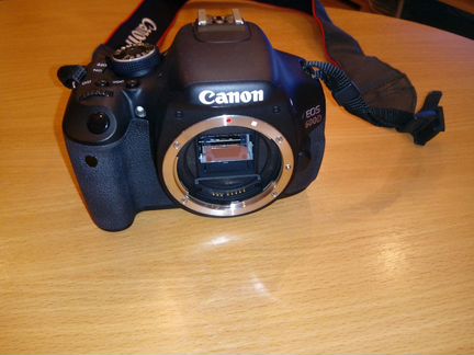 Продаю фотоаппарат Canon EOS 600D Body
