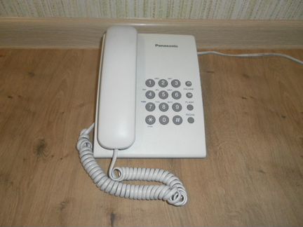 Кнопочный телефон Панасоник KX-TS2350RUW