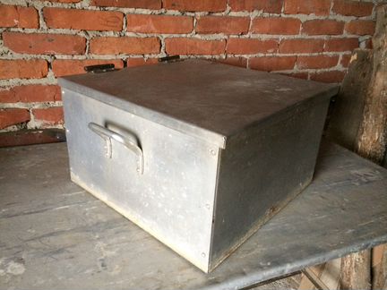 Ящик б/у алюминиевый с крышкой