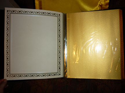 Магнитный фотоальбом с золотыми страницами