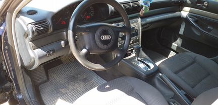 Audi A4 1.8 AT, 2000, седан