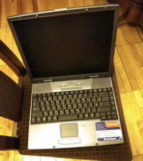 Старый ноутбук