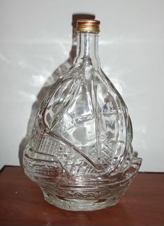 Бутылка фигурная корабль (дефект) стекло