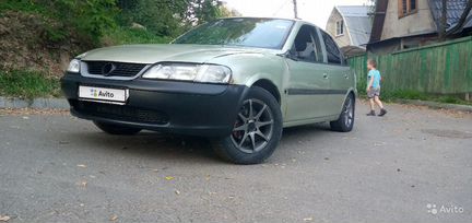 Opel Vectra 1.6 МТ, 1996, хетчбэк