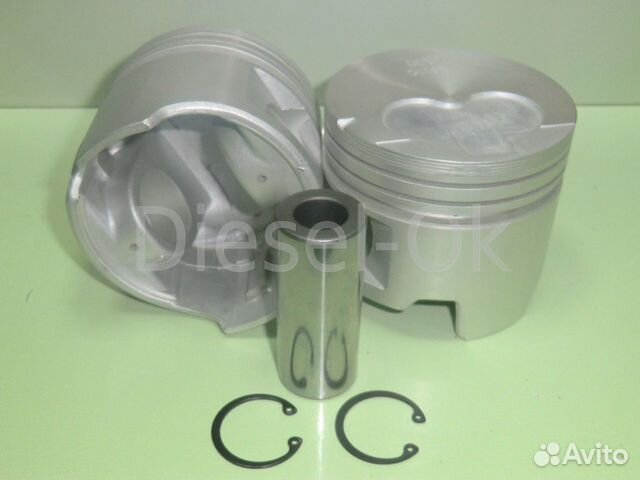 Поршни 2L-TE после 88го года комплект 13101-54090