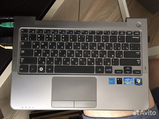 Кусок ноутбука Samsung np530u3b-A02RU