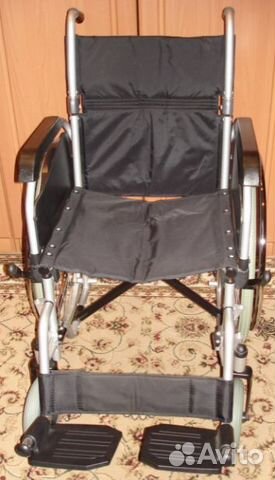 Новая домашняя инвалидная коляска в упаковке