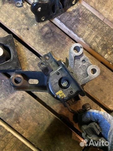 Подушка двигателя правая Toyota Corolla 140 150