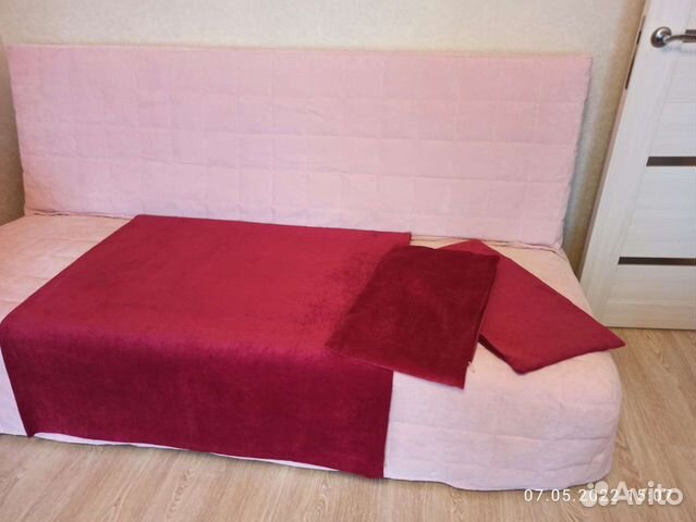 Покрывало и чехлы на подушки новые