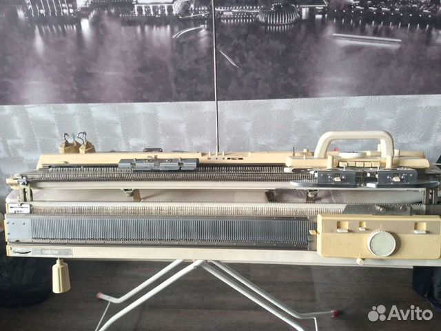 Двухфонтурная машина 5 класса. Brother KN-868 подставка. Вязальная машина Доплета двухфонтурная отзывы. Сколько весит однофонтурная вязальная машина kn868. Купить нефтепровод сменщик цветов четырехцветник Бразер