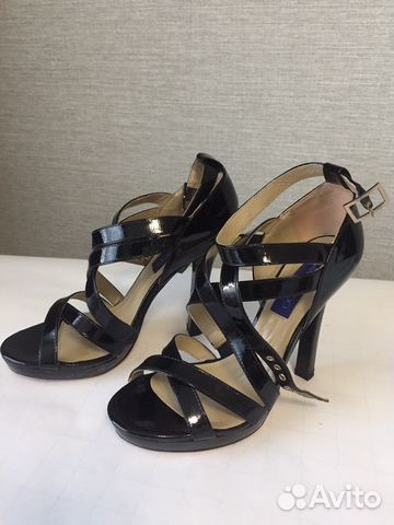Босоножки Jimmy Choo для HM черные лаковые 39