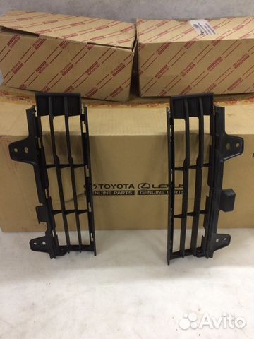 Решетки в передний бампер на Toyota Land Cruiser 2