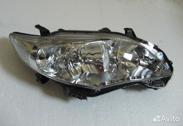 Фара Toyota Corolla E150 2010 - 2014
