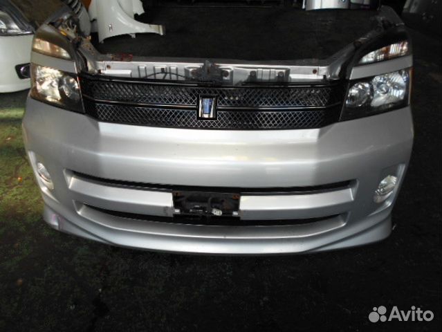 Toyota Voxy Срез