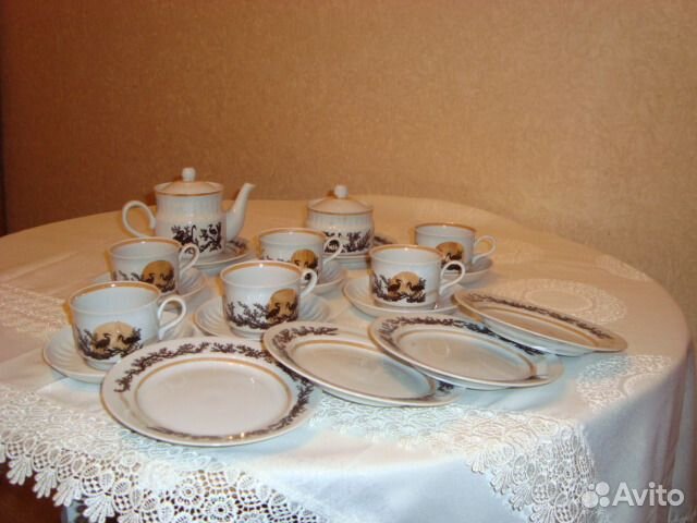 Сервиз чайный с тарелками на 6 персон