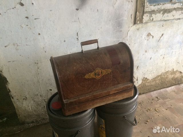 Столетний швейный раритет Зингер