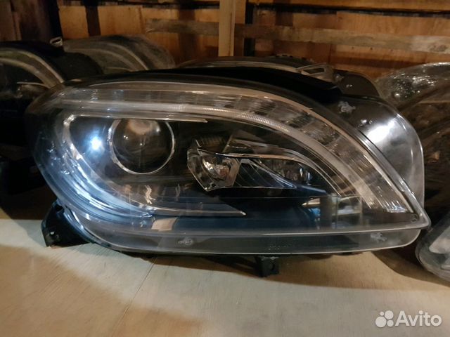 Фара правая на Mercedes W166 ML голая Фара правая на Mercedes W166 ML голая