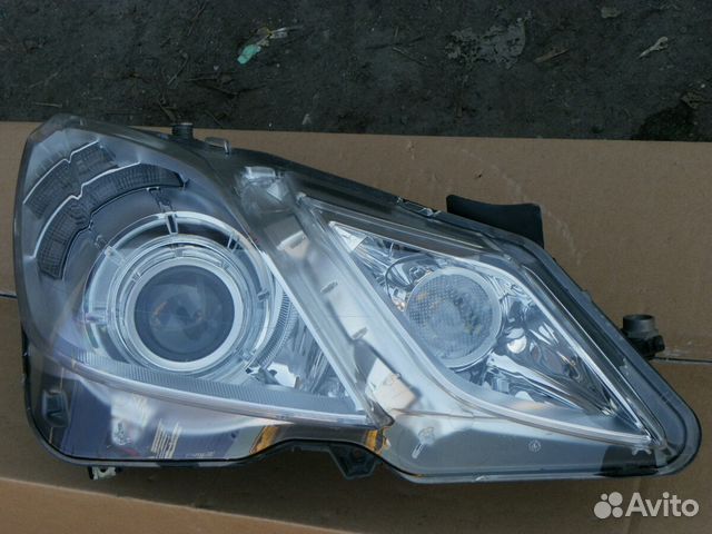 Фара мерседес е. Фара правая Mercedes 207 w207. Mercedes 207 Benz фара ксенон не адаптив. Mercedes е купе фара правая. Мерседес класс б передняя фара правая 246