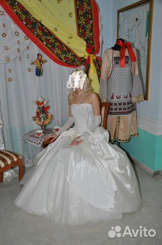 Свадебное платье и перчатки Свадебное платье и перчатки