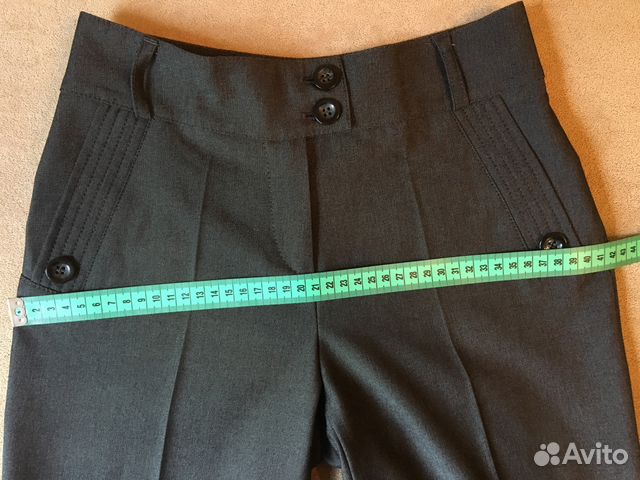 Брюки школьные для девочки, новые, на 146-152см Брюки школьные для девочки, новые, на 146-152см