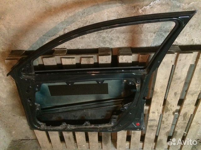 Дверь передняя правая VW Passat B5 3B4831052BE