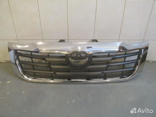 Решетка радиатора Toyota Hilux 24269