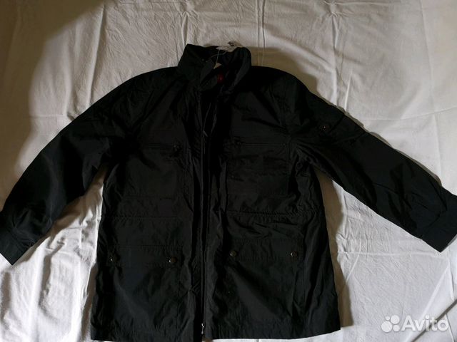 Чёрная ветровка Чёрная ветровка