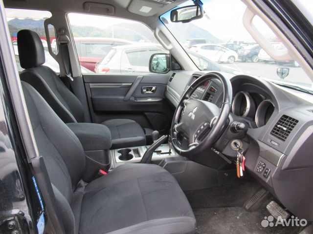 На разборе MItsubishi Pajero 4 3.0 на запчасти На разборе MItsubishi Pajero 4 3.0 на запчасти
