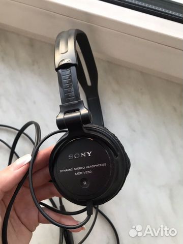 Чёрные наушники Sony mdr-v250 Чёрные наушники Sony mdr-v250