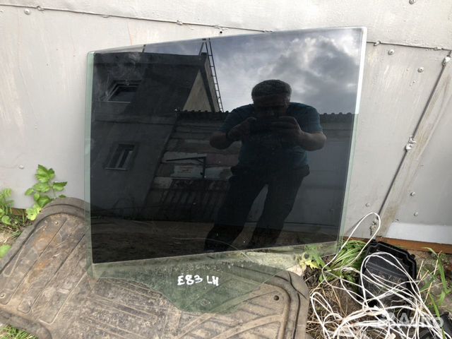 Стекло заднее левое для BMW X3 E83 Стекло заднее левое для BMW X3 E83