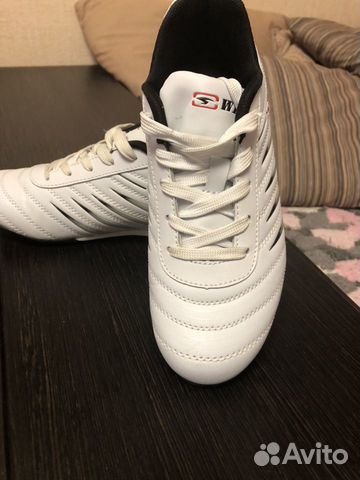 Кроссовки женские