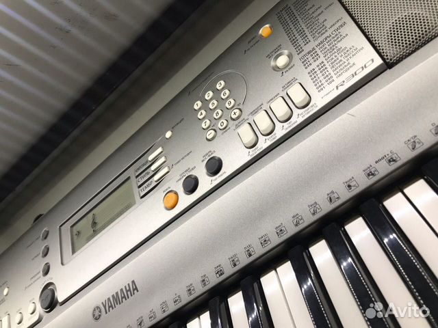Синтезатор Yamaha PSR-E300 Синтезатор Yamaha PSR-E300