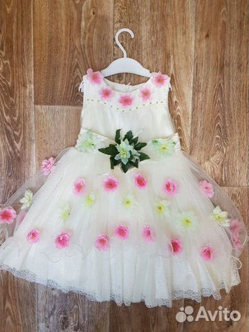 Платье на 4-5 лет