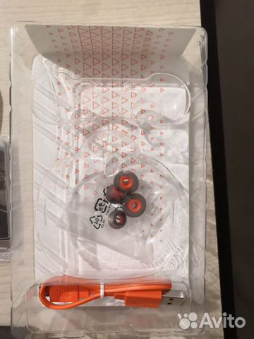 Беспроводные наушники JBL Беспроводные наушники JBL