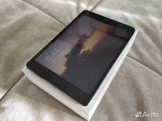 Планшет Apple iPad mini 3 16Gb Wi-Fi Silver