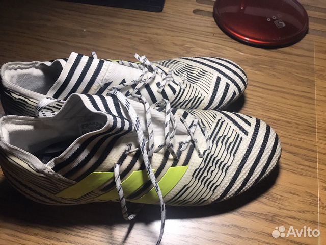 Футбольные бутсы Adidas Nemeziz