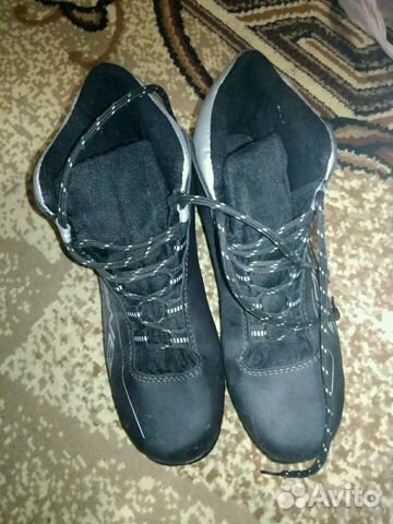 Продам лыжные ботинки