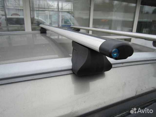 Багажник на низкий рейлинг с замком Багажник на низкий рейлинг с замком