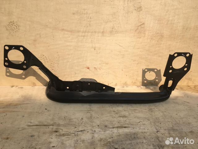 Передние траверса крепления двс audi A4 B7