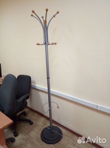 Офисная мебель (столы, стулья, тумбы, шкаф) Офисная мебель (столы, стулья, тумбы, шкаф)