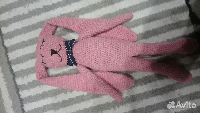 Заяц вязаный амигуруми. Длина 32 см Заяц вязаный амигуруми. Длина 32 см