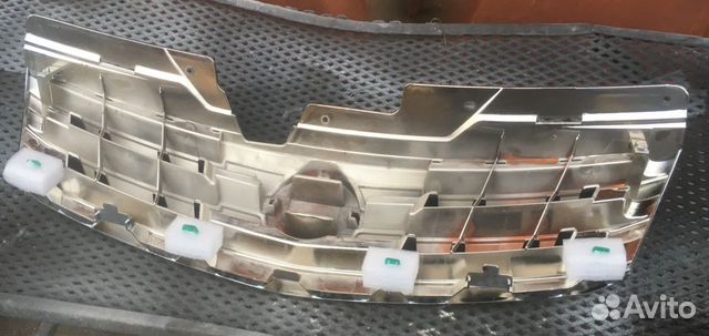 Решетка радиатора на Nissan Almera 12-18