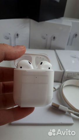 AirPods