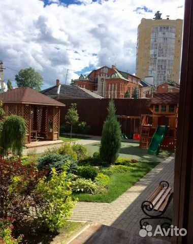4-к квартира, 200 м², 9/10 эт.
