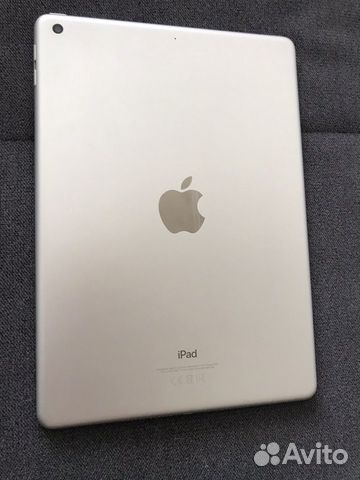 Продаю iPad 2018 32gb silver WiFi 6го поколения