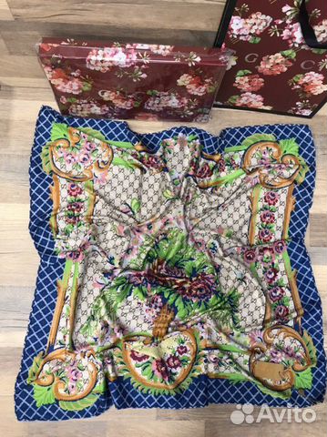 Новый женский шёлковый платок Gucci Новый женский шёлковый платок Gucci